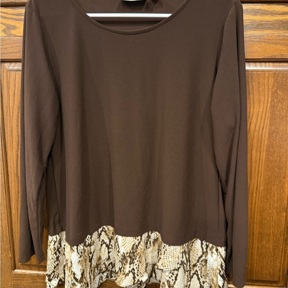 Susan Graver Top Blouse MP Medium Petite Brown Layered Snakeskin Career Office